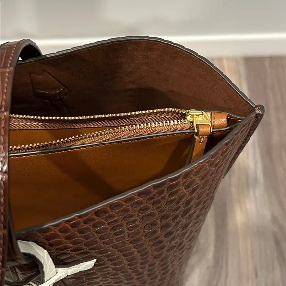 Tory Burch Perry Embossed Leather Triple Compartment Tote - Picture 7 of 9